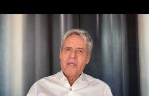 Claudio Baglioni rinvia il tour di un anno: “Ho polmonite interstiziale acuta”