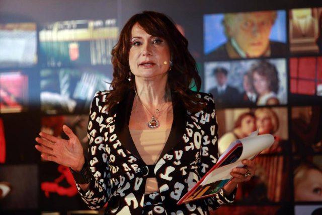 Femminicidio a Milano, Luxuria ricorda Pamela Genini: “Raggio di sole sul set”