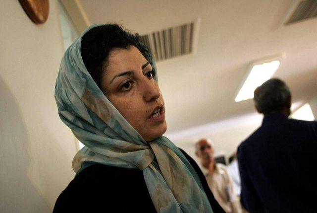 Iran, “Narges Mohammadi non sta bene: Nobel per la Pace due volte in ospedale dopo arresto”