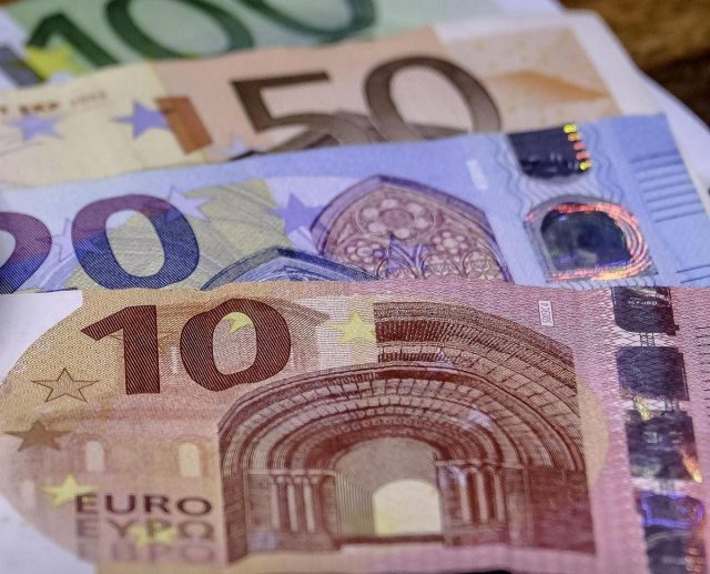 Tredicesima, qualche trucco per non spenderla tutta subito