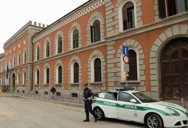 15enne rapinato a Milano, resta in carcere il maggiorenne del gruppo: “Capacità criminale elevatissima”