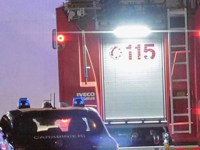 Genova, scontro tra bus e camion in autostrada: un morto e 20 feriti, alcuni gravi