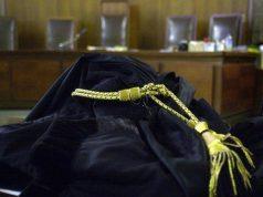 Strage in famiglia, inizia il processo. Pm: “Responsabilità del marito e della coppia”