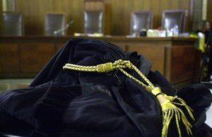 Strage in famiglia, inizia il processo. Pm: “Responsabilità del marito e della coppia”