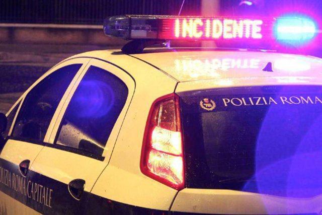 Roma, perde controllo dello scooter: morto 64enne