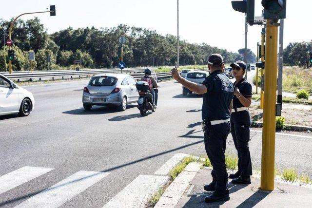 Roma, arrivano i semafori ‘smart’: rosso scatta quando si va troppo veloci