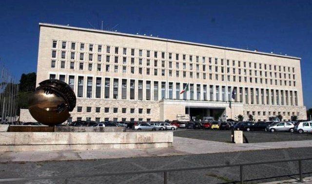 Egitto, in fiamme nave da crociera: a bordo anche italiani