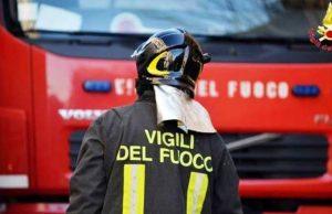 Incendio nella notte a Livorno: distrutta l’officina Il.Ma in via Filzi