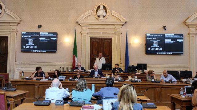 foto-consiglio comunale livorno politica