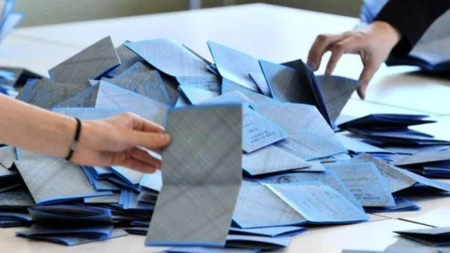 scheda elettorale votazioni seggio elezioni referendum