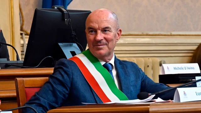 luca-salvetti-sindaco-di-livorno-replica-dopo-le-polemiche-scaturite-dalla-pec-invita-dai-residenti-di-via-combini-via-roma-e-via-marradi