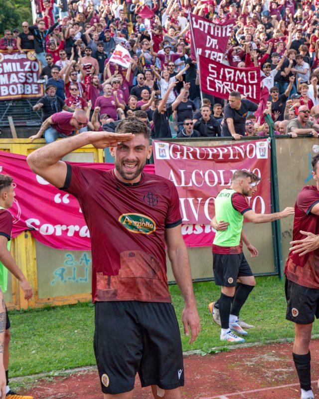 Simone Rosseti, esultanza nel derby Siena Livorno