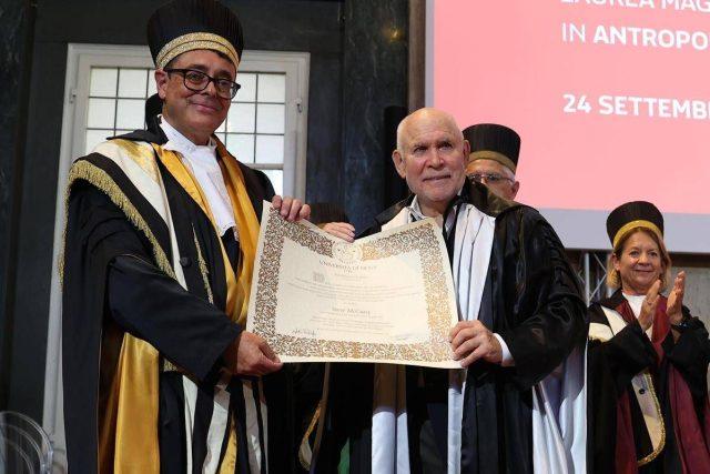L’Università di Siena conferisce la laurea ad honorem a Steve McCurry