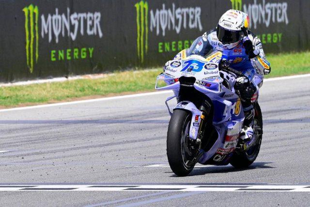 MotoGp, Alex Marquez trionfa in Malesia. Bagnaia si ritira