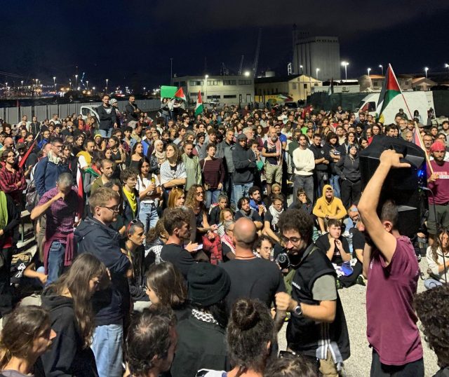 blocco nave varco valessini porto protesta