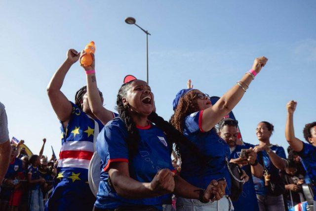 Capo Verde fa la storia e si qualifica ai Mondiali. Poi l’invasione di campo