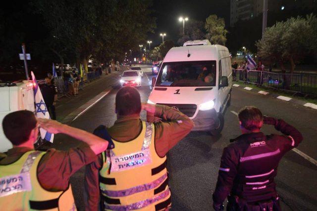 Israele, “non è un nuovo ostaggio quello consegnato da Hamas: nella bara resti di corpo già restituito”