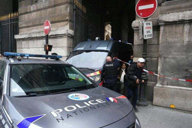 Louvre, il bottino del furto: rubati 8 gioielli, il valore è inestimabile
