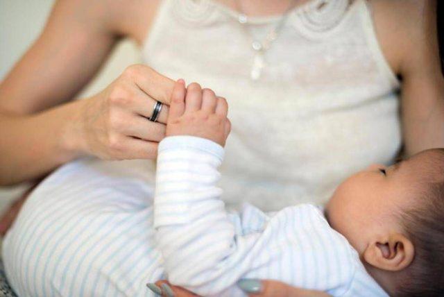 Manovra, la bozza: bonus mamme aumenta a 60 euro al mese