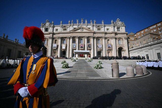 Papa ha proclamato sette nuovi santi