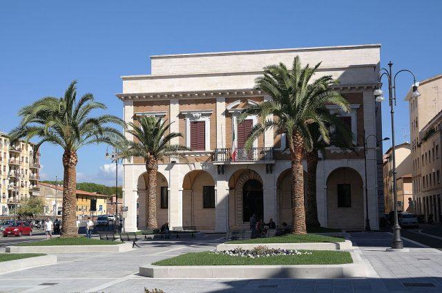 Piazza_del_Municipio_Livorno_palazzo provincia di Livorno 01