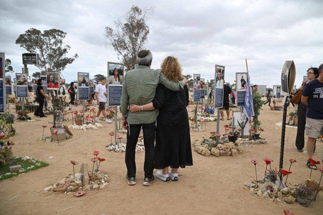 Sopravvissuto al massacro del 7 ottobre, si toglie la vita: “Perdonatemi, non ce la faccio più”