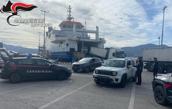 carabinieri elba traghetto blunavy