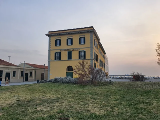 scoglio della regina livorno