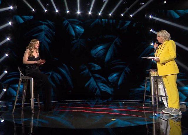 A ‘Belve’ Fagnani diventa medico, la gag con Maria De Filippi