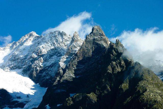 Nepal, Farnesina: morti i due italiani dispersi sul massiccio del Manaslu. Altri 6-7 connazionali mancano all’appello