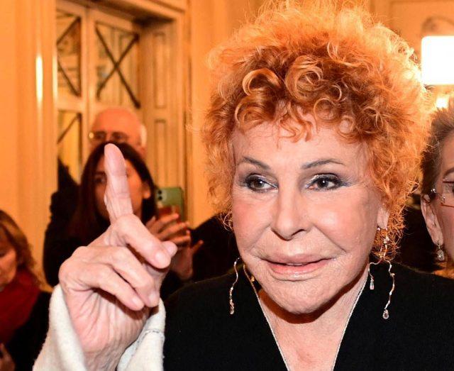 Ornella Vanoni, oggi il funerale nella sua Milano