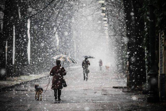 Perturbazione imminente, tornano pioggia e neve sull’Italia: le previsioni meteo