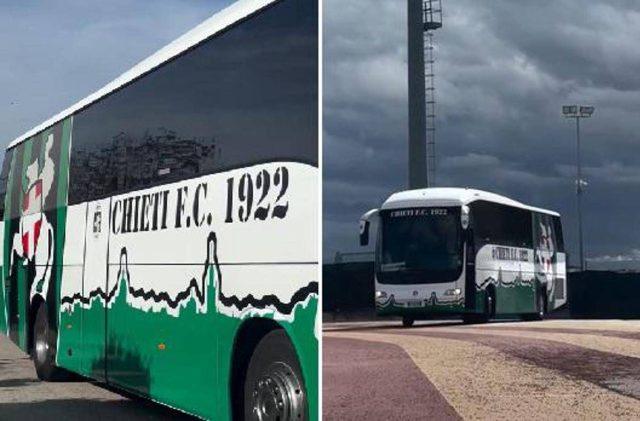 Sassi contro il bus del Chieti dopo sconfitta a Recanati: indagini in corso