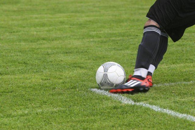 Siena, arbitro 15enne aggredito da un adulto per aver assegnato un calcio di punizione