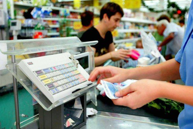 Test del carrello e lavoratori Pam licenziati, domani incontro azienda-sindacati
