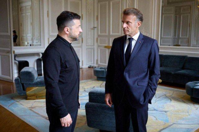 Ucraina, nuovi raid russi. Zelensky da Macron per intesa su difesa aerea