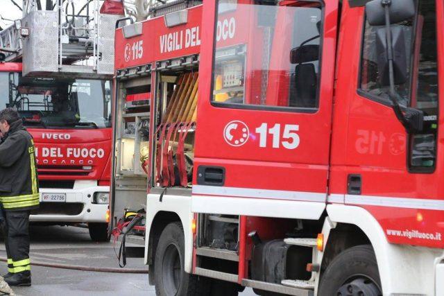 Verona, madre e figlia muoiono intossicate nel rogo della loro casa a Cerea