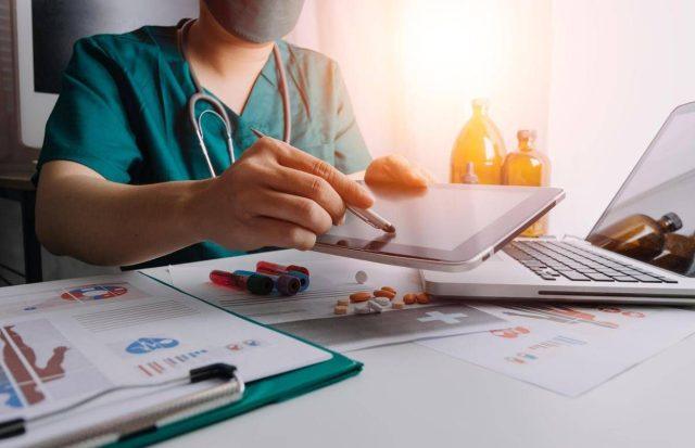 Certificato medico, visite per malattia e ricetta lunga: cosa cambia e da quando