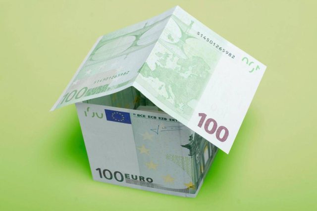 “Ma quando compri casa?”, come rispondere alle domande scomode dei parenti a Natale