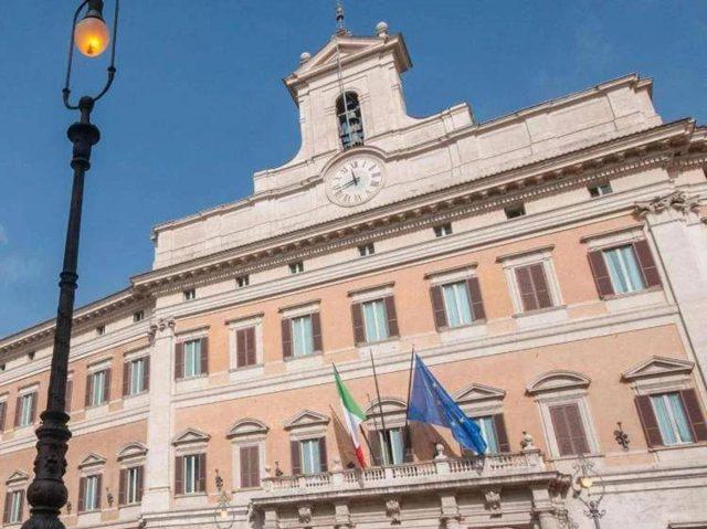 Manovra, ok Camera alla fiducia. Giorgetti: “Pensioni? Vedremo nel 2026”