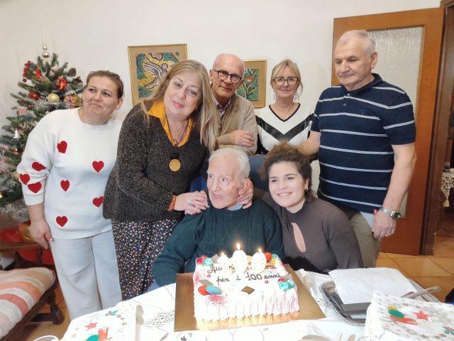 Nonno Ettore Martuscelli con i familiari
