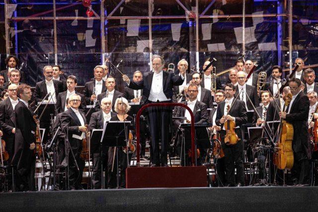 Riccardo Chailly torna sabato sul podio della Scala dopo il malore
