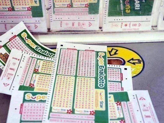 Superenalotto, numeri e combinazione vincente 31 gennaio