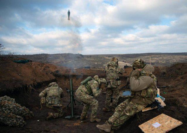 Ucraina, nel Donbass l’incertezza di un fronte fra analisi e propaganda: cosa succede