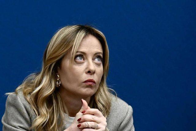 “Adesso basta”, Meloni e il ‘giallo’ della domanda persa