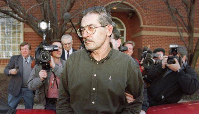 È morto in carcere Ames, l’ex agente Cia spia di Mosca: consegnò ai russi 10 agenti americani