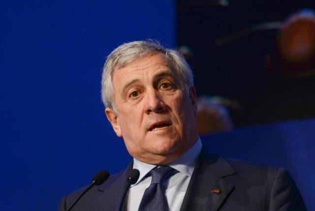 Iran, Tajani: “Italiani lascino Paese, in ambasciata solo personale indispensabile”