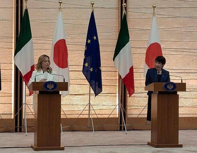 Meloni in Giappone, incontro con Takaichi: “Crediamo molto in questa alleanza, in questa amicizia”