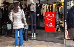 Toscana, fissata la data dei saldi estivi: al via il 4 luglio
