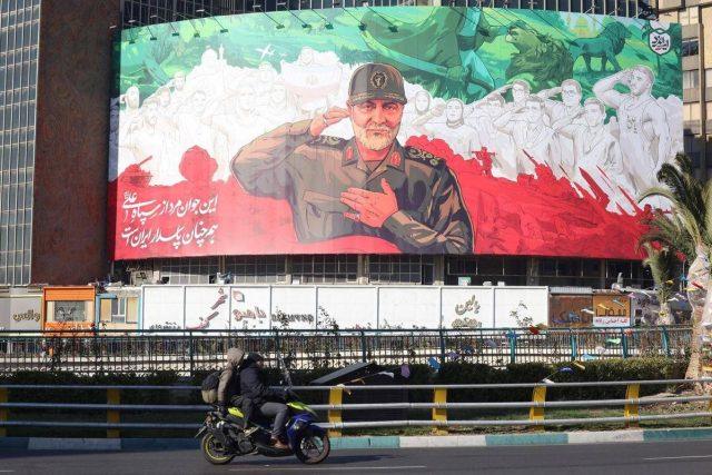 Proteste in Iran, Trump: “Usa pronti a intervenire”. Teheran risponde: “Stia attento”